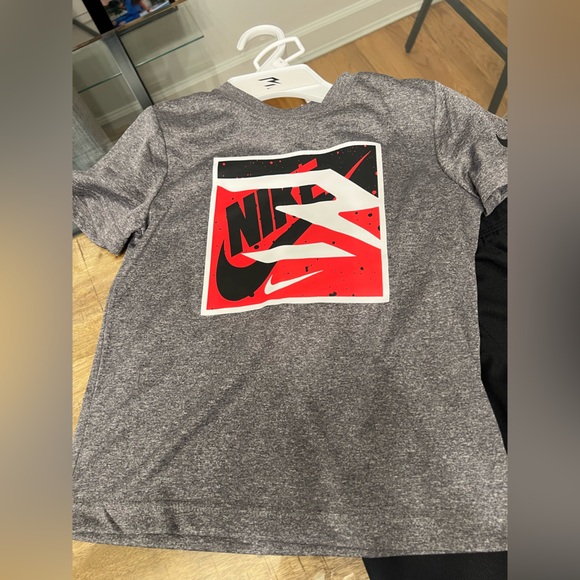 Nike Heather Gray Tee with Red and Black Graphic shirt and shorts set - Picture 2 of 4